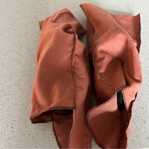 Bought dress shoes but they don’t fit. Perfect condition. Never worn. main image 5